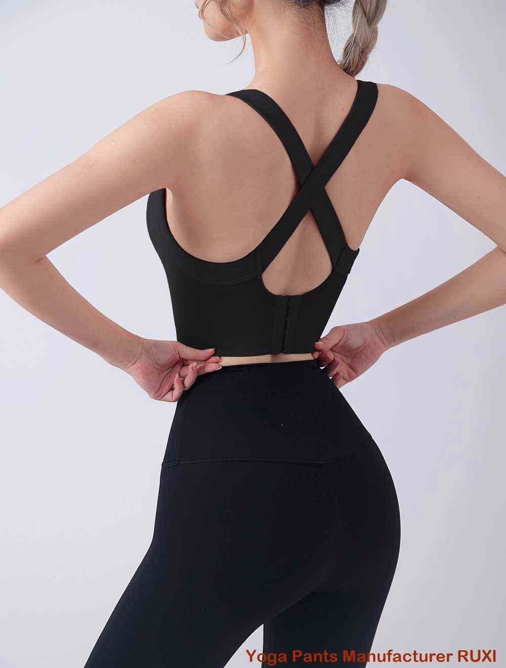 Top de yoga con cuello halter Top de yoga con cuello halter