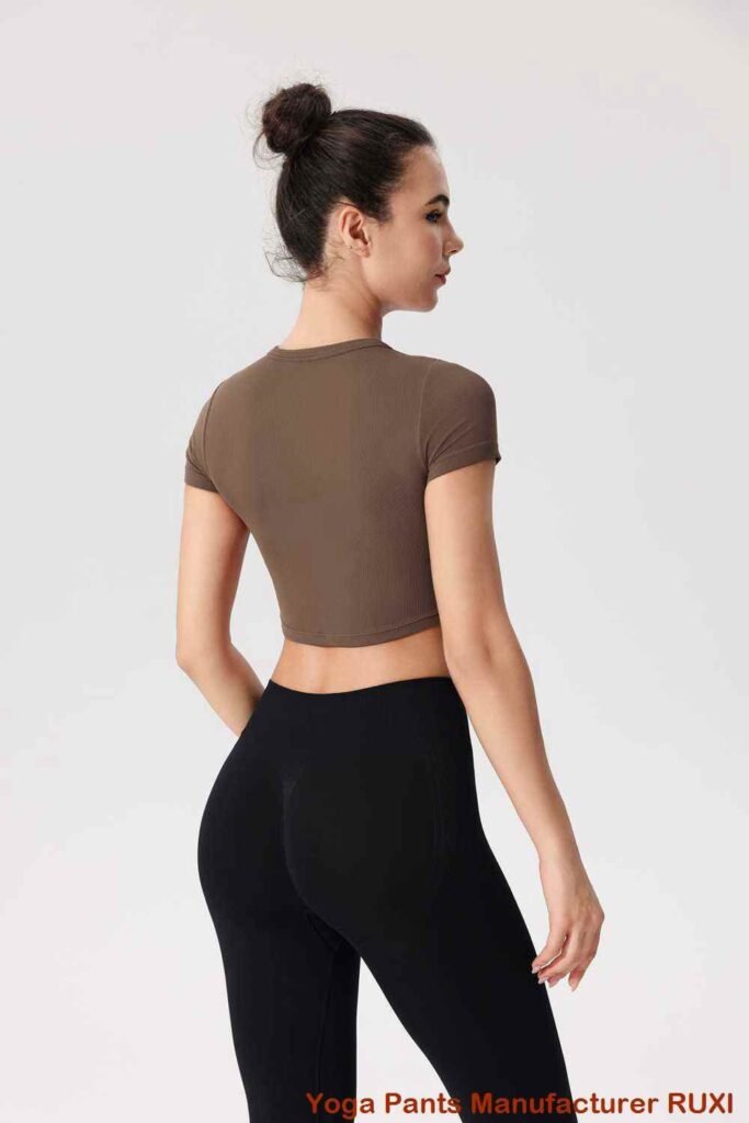 Lindos conjuntos de yoga para mujeres