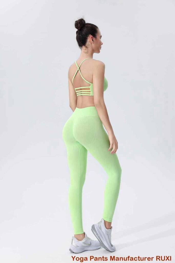 Pantalones cortos de yoga para hombre cómodos y elegantes